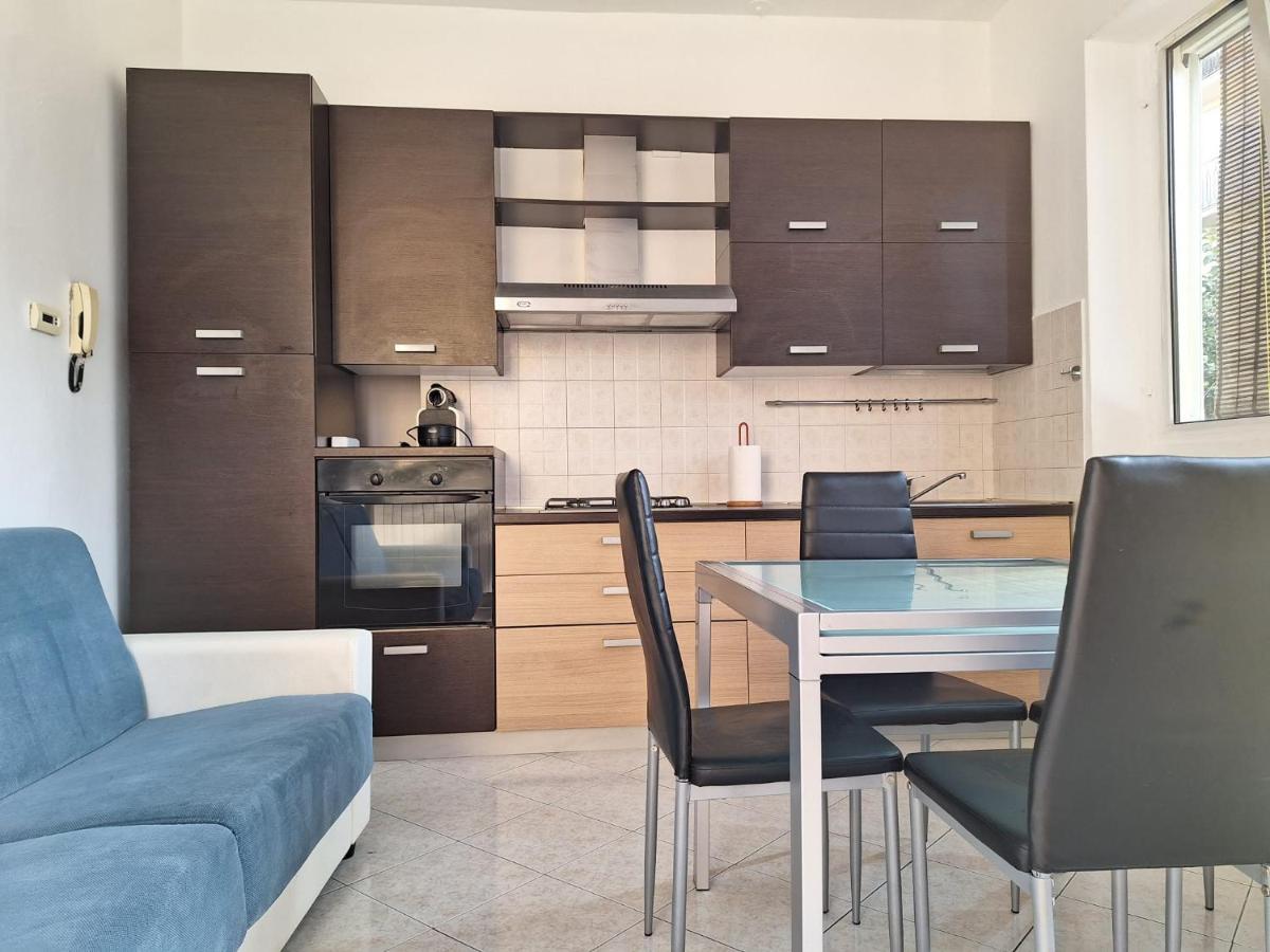 Appartamento La Casa Dei Nonni Malnate Екстер'єр фото